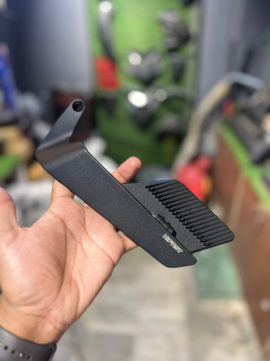 Aerodynamic Wing With Mirror