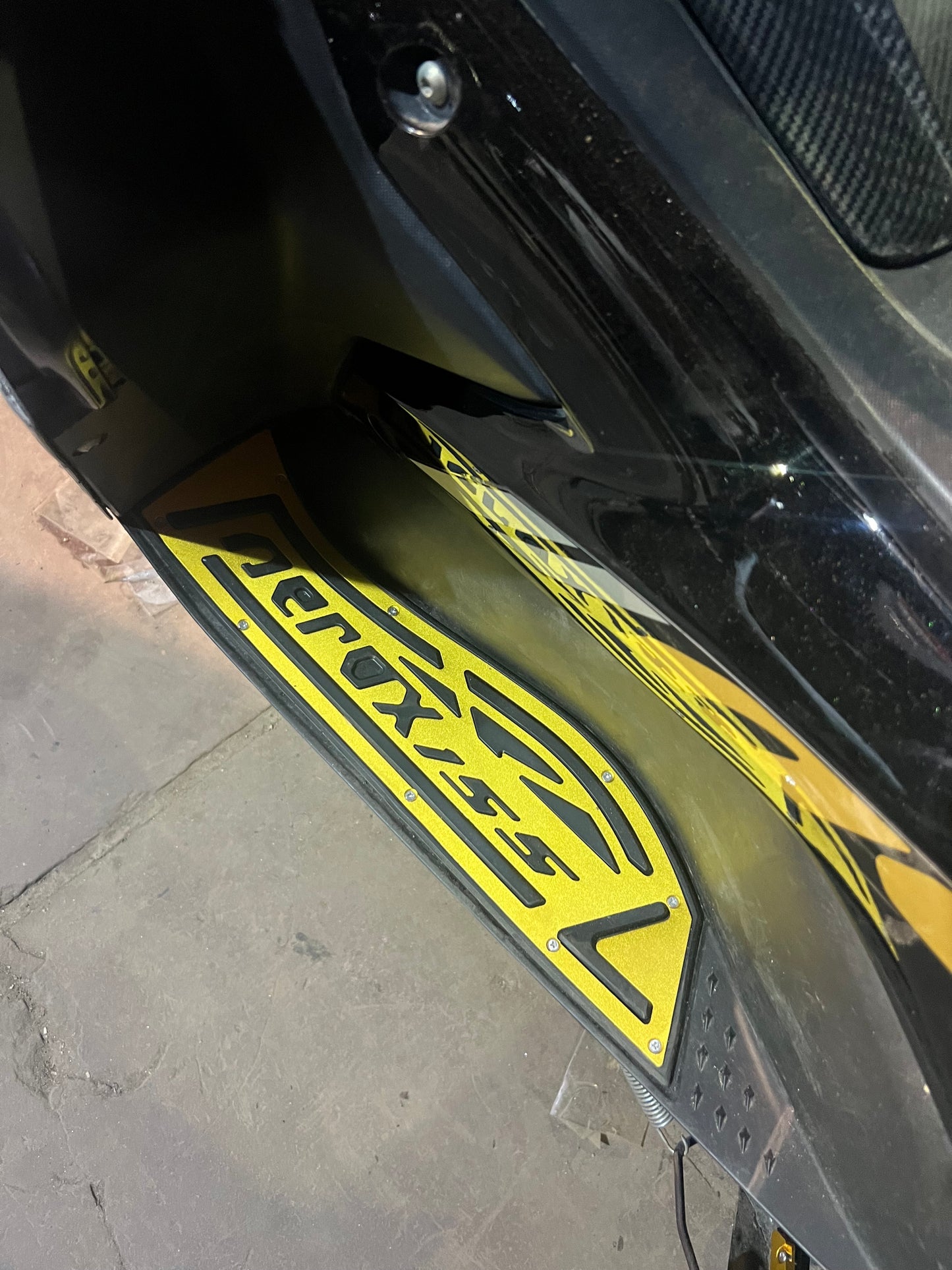 Aerox 155 Cnc Footmat