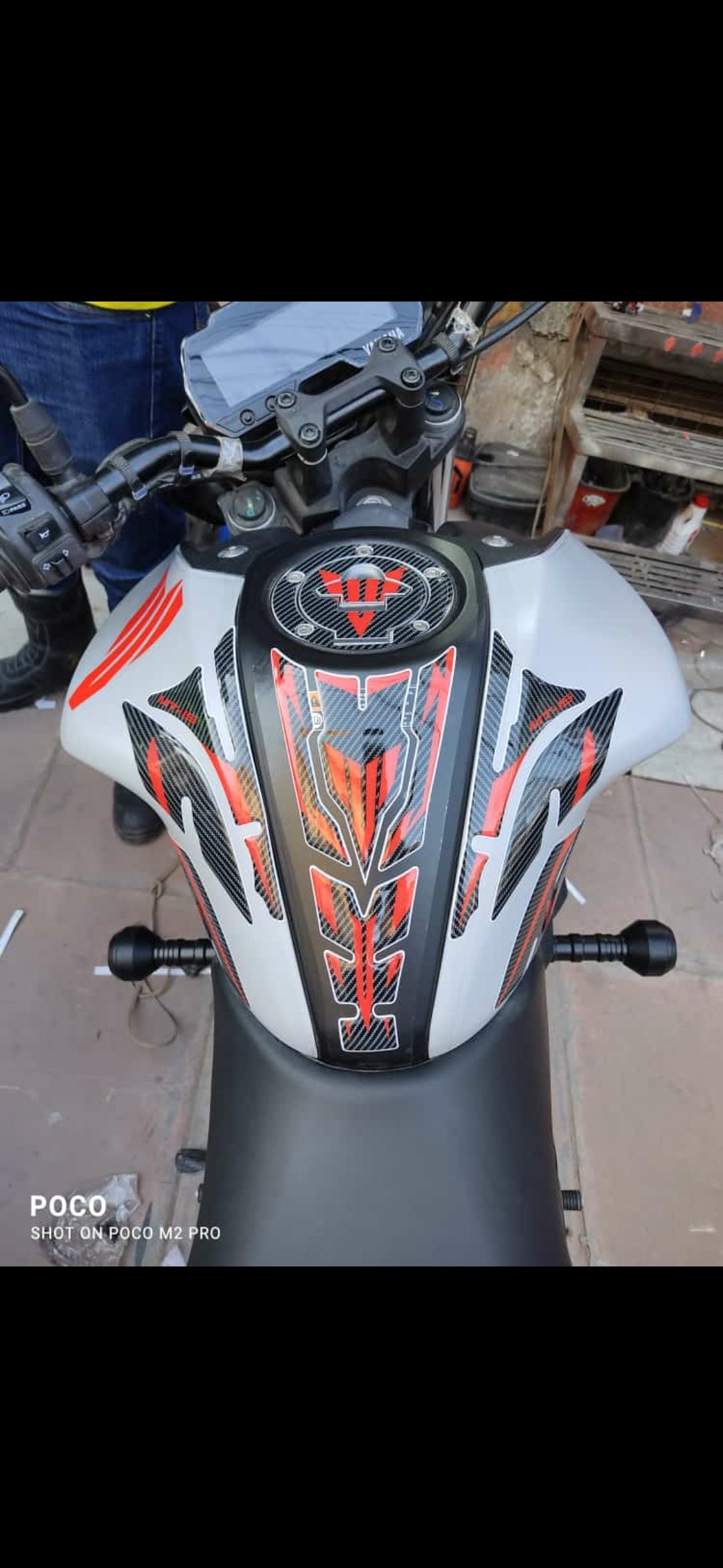 Yamaha MT-15 Compatible Tank Pad Combo With Knee Pad Carbon Fibr