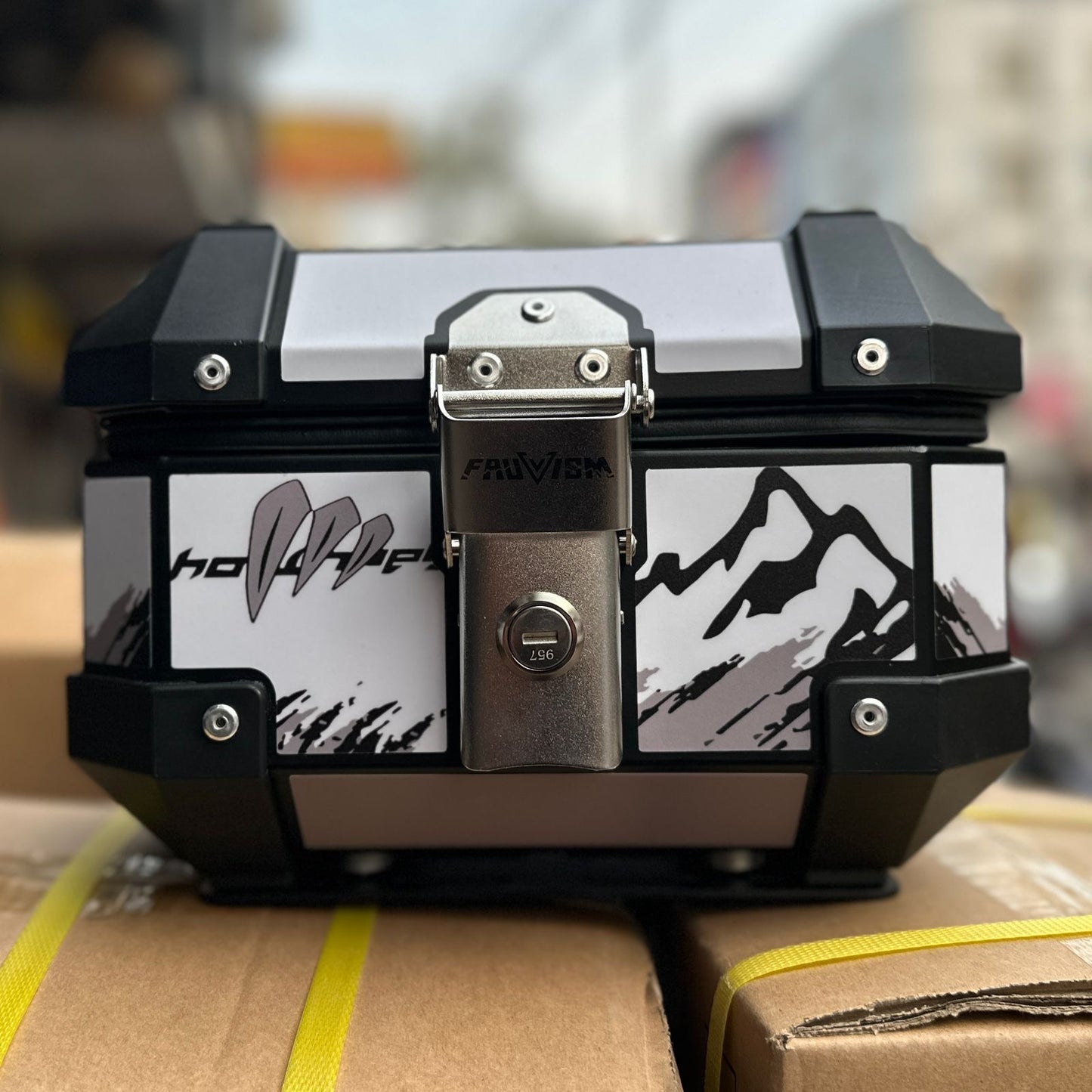 Waterproof Aluminum Alloy Motorcycle Rear Box Top Case
Luggage and Toolbox for Motorbikes