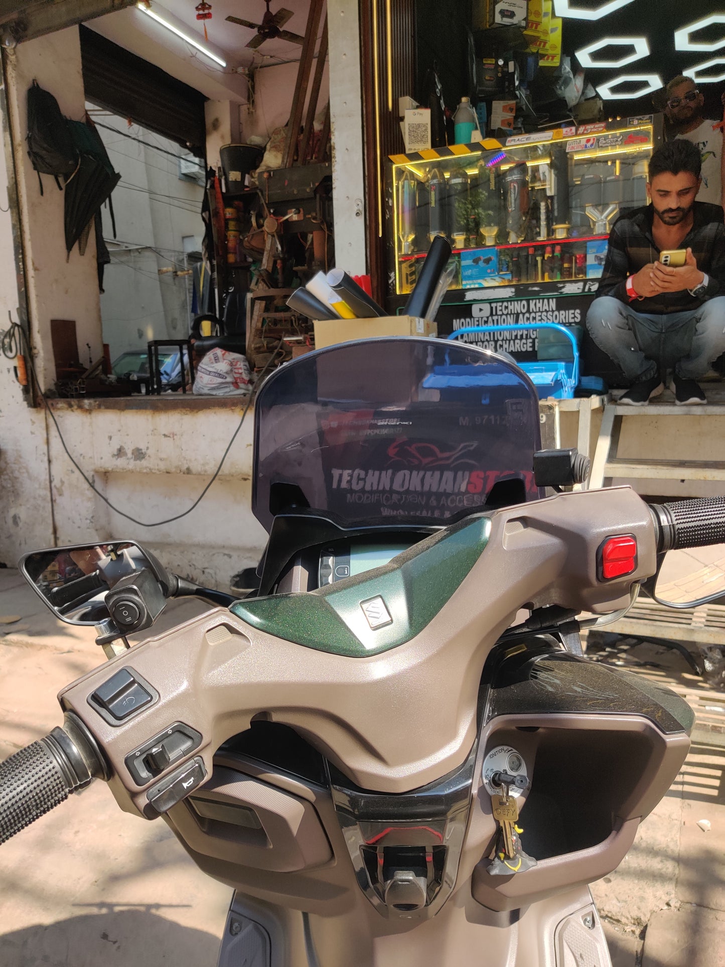 Flash Performance CARBON FIBRE FINISH FORZA KIT FOR SUZUKI BURGMAN STREET 125 (STD/EX/BT)