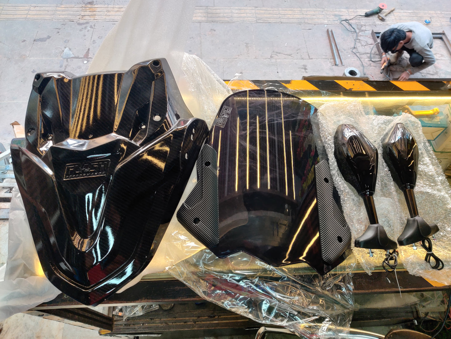 Flash Performance CARBON FIBRE FINISH FORZA KIT FOR SUZUKI BURGMAN STREET 125 (STD/EX/BT)