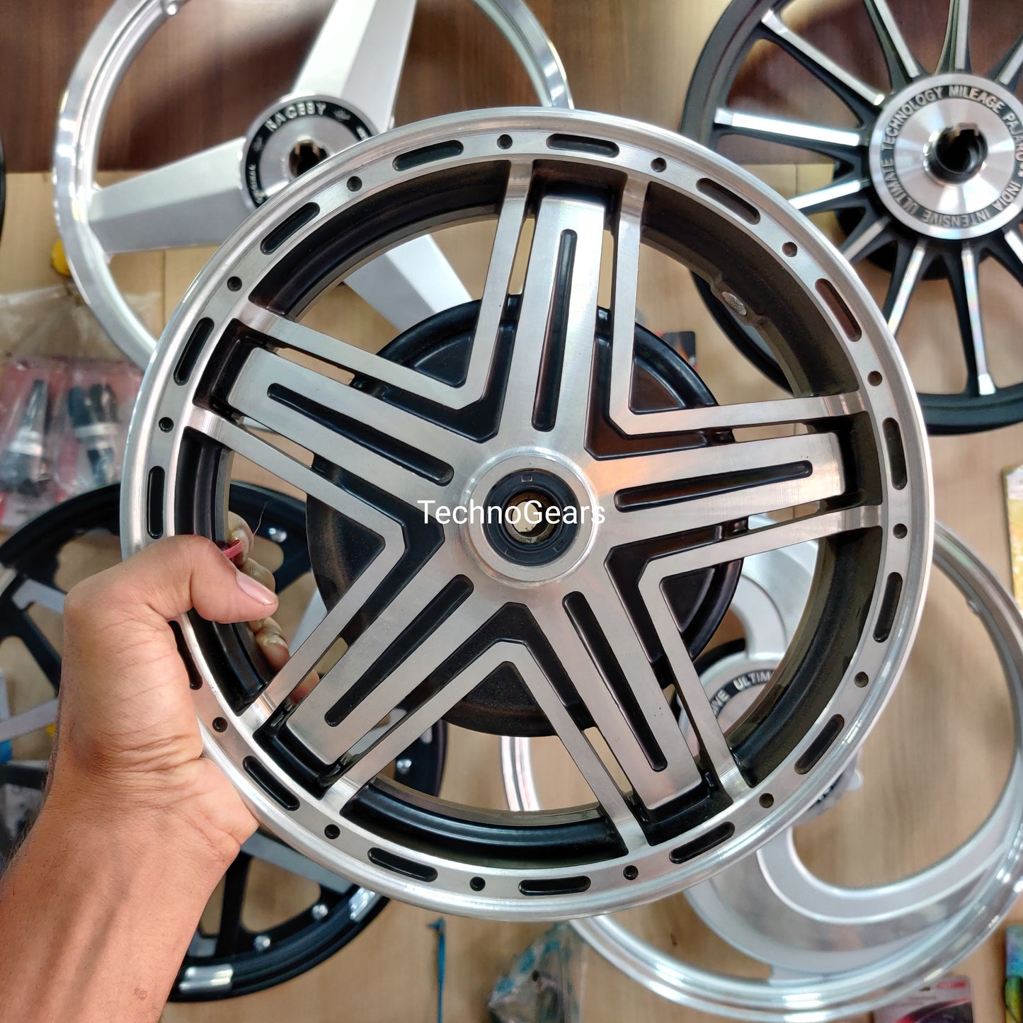 5 Spokes Tubeless Alloy Wheels For All 110cc Scooters