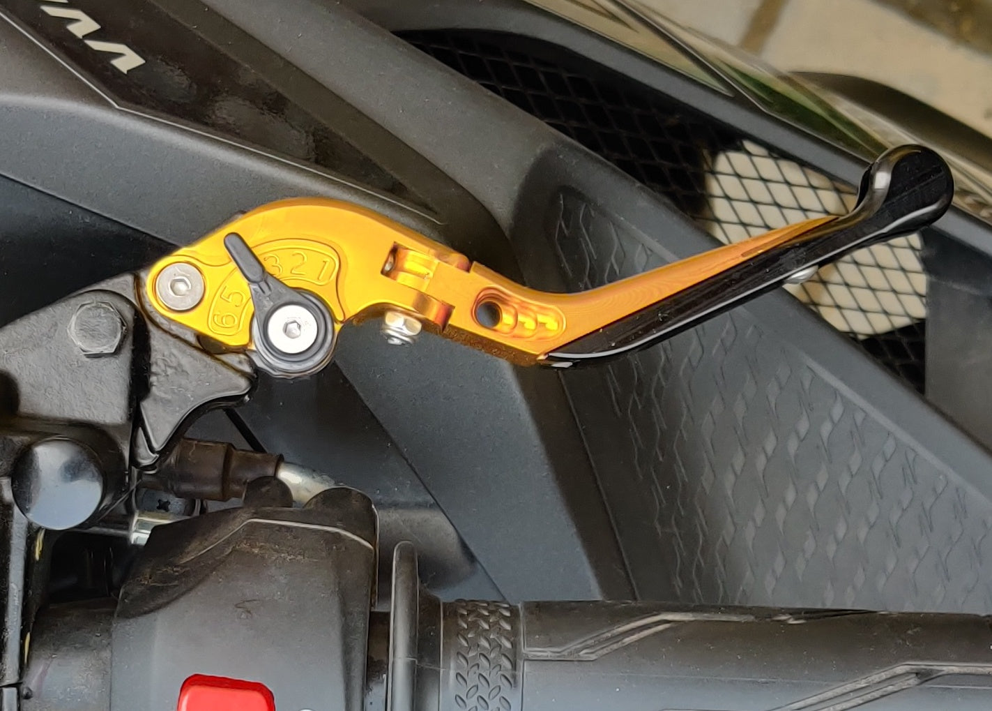 Foldable Brake Clutch Levers For YAMAHA R15 V3 2017-2021 Retro Lever Extendable Folding Lever Motorcycle Accessories Adjustable