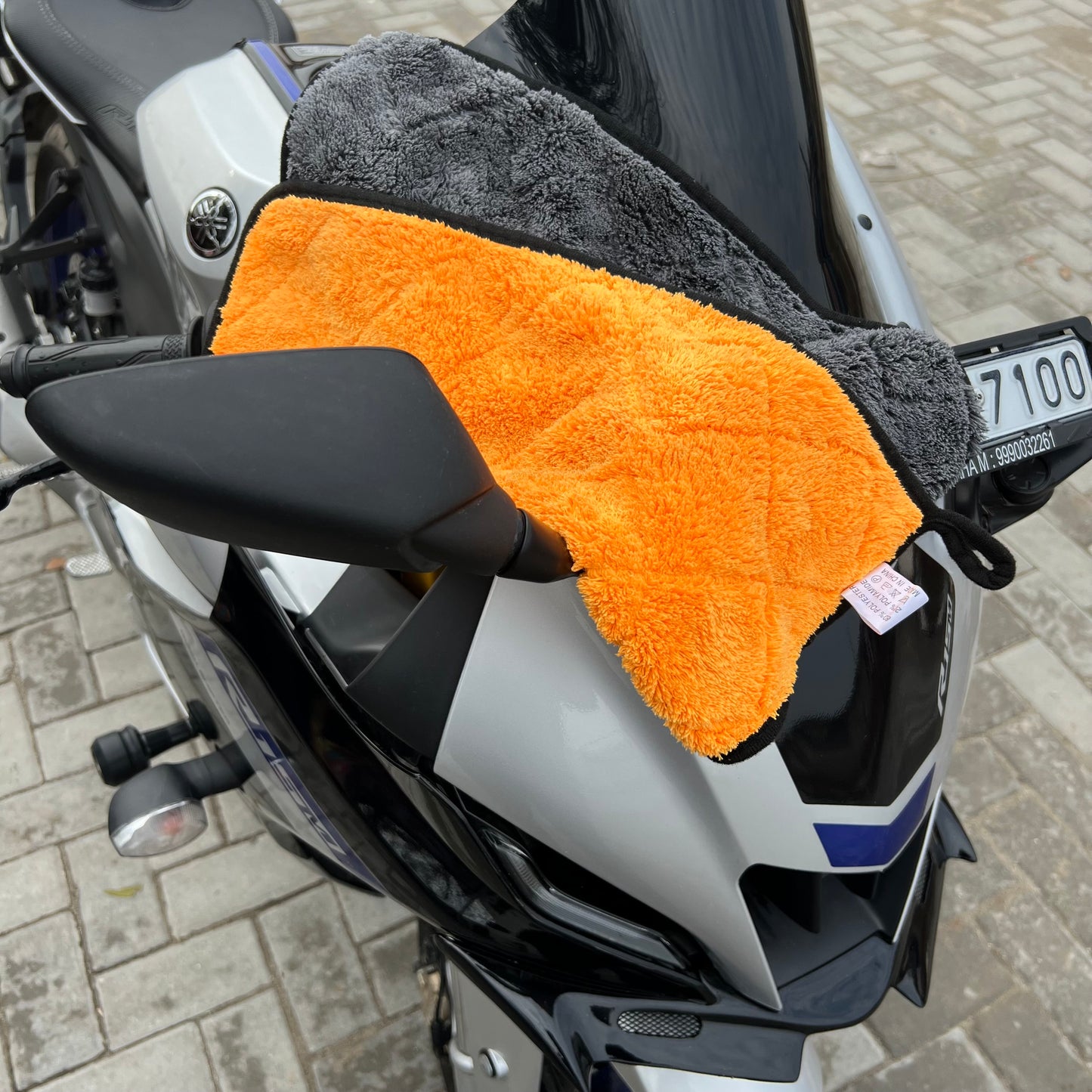 Microfiber Double Layered Cloth 40x40 Cms, Extra Thick Microfiber Cleaning Cloths Perfect for Bike & Car